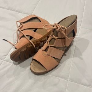 *new* sorel Sandals sz 10.5 pink